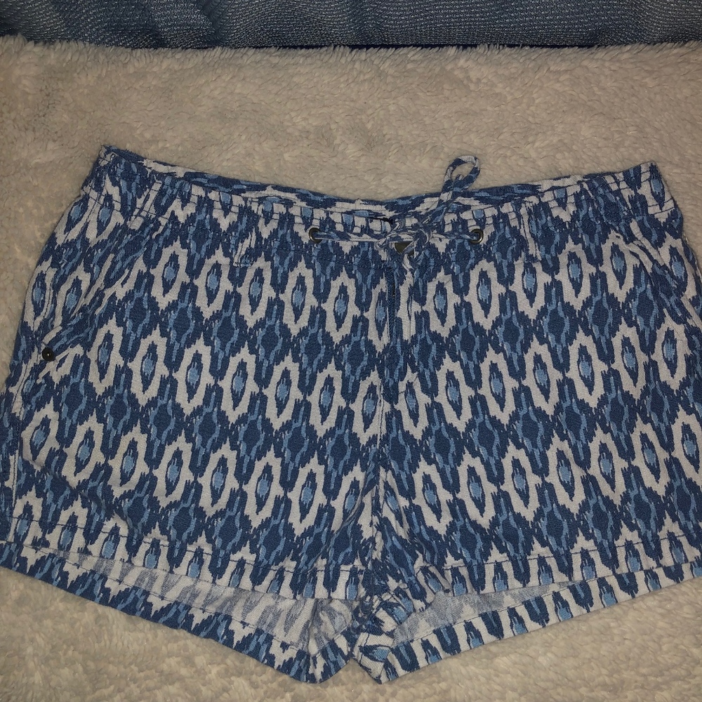 Gap Patterned Shorts
